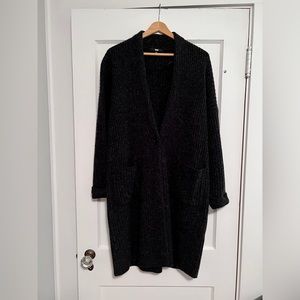 Uniqlo Dark Charcoal Gray calf-length cable knit sweater coat M